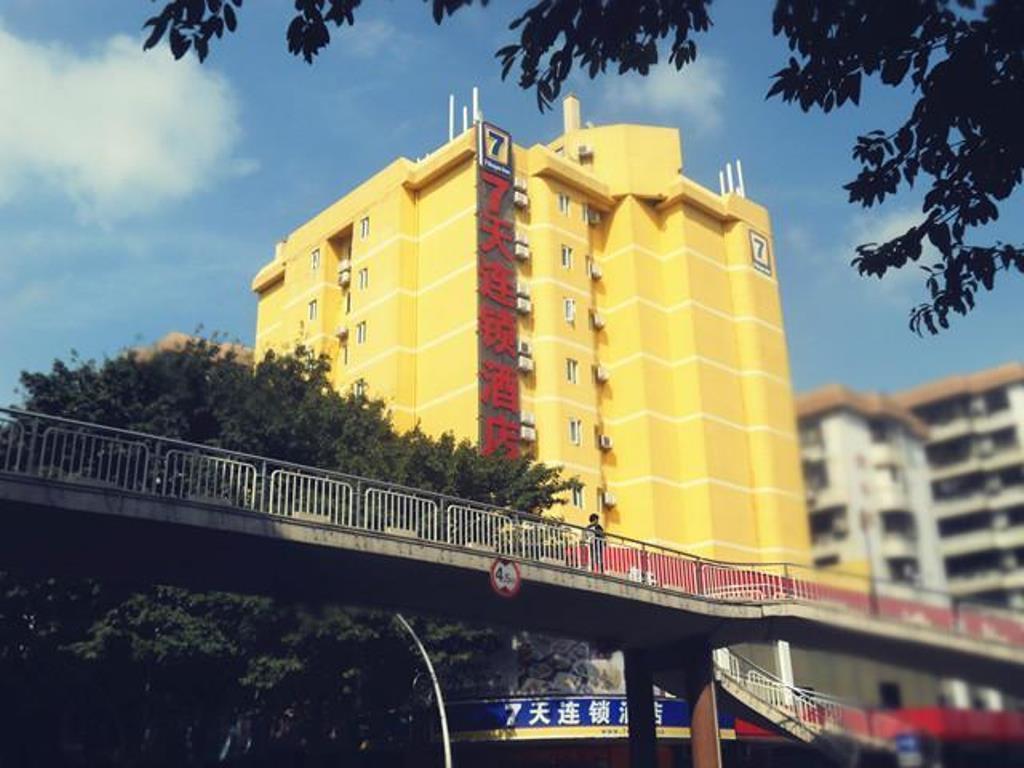 7Days Inn Zhongshan Li He Square Bagian luar foto