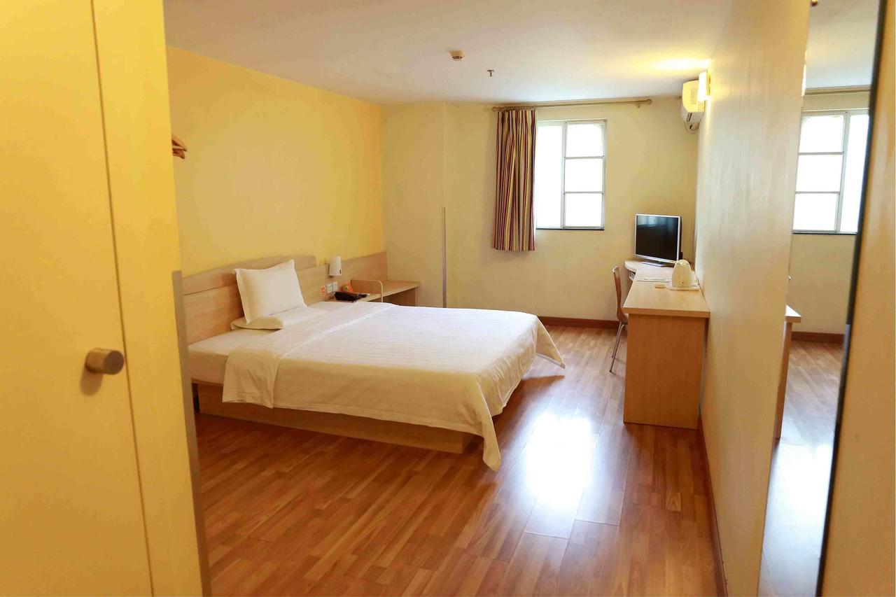 7Days Inn Zhongshan Li He Square Ruang foto