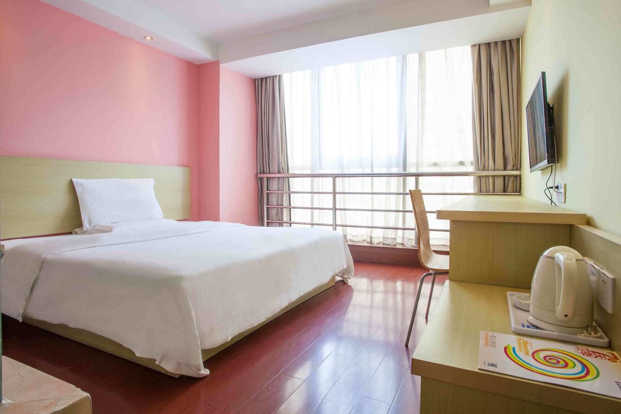 7Days Inn Zhongshan Li He Square Ruang foto